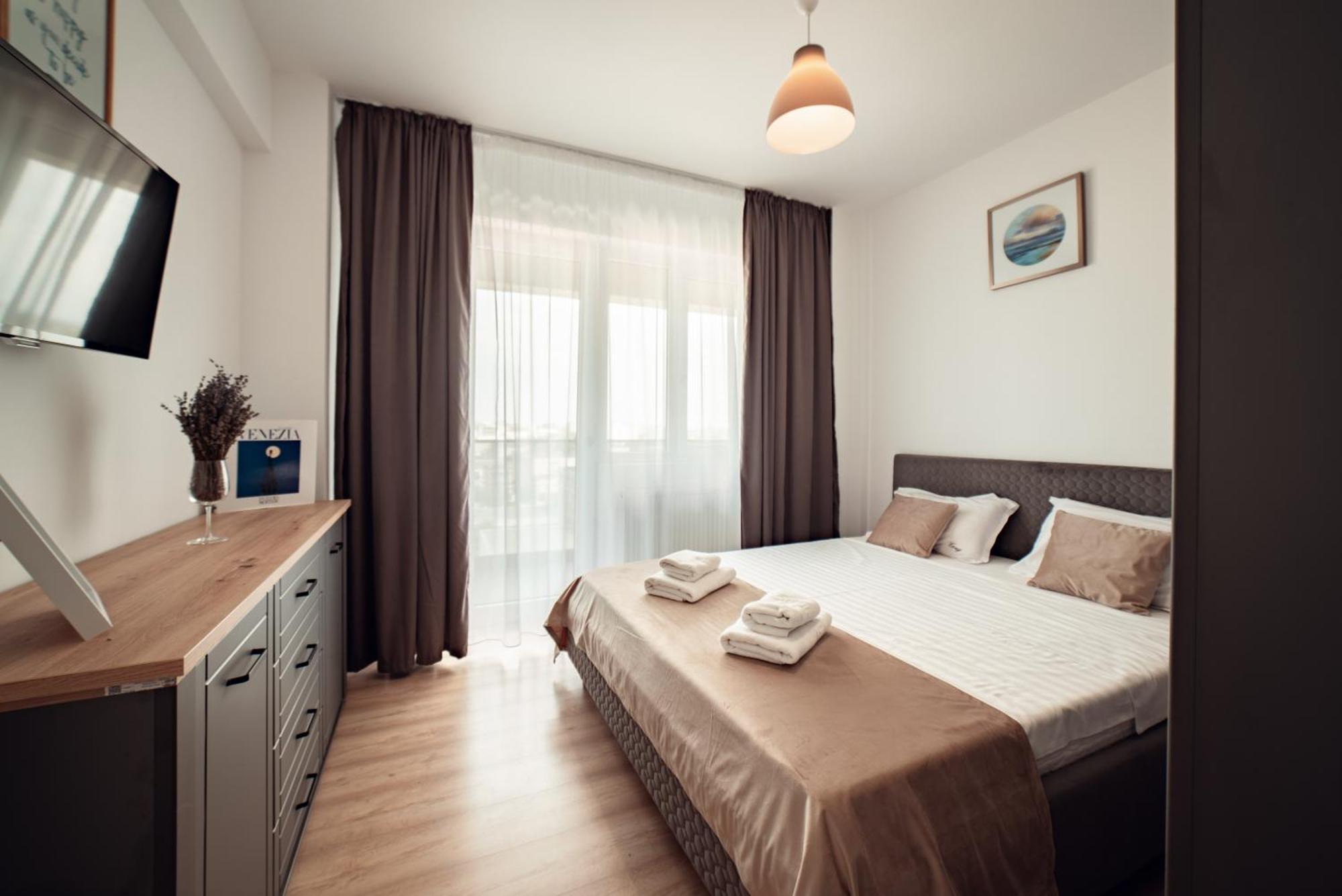 Cozycollection Apartments At Q Residence Palas Mall Iasi Exterior photo